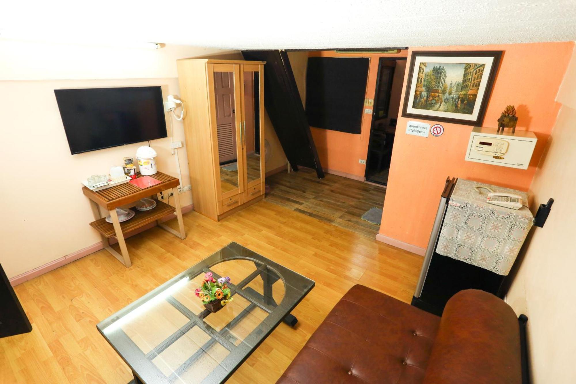 Hostel Pjr Chateau *