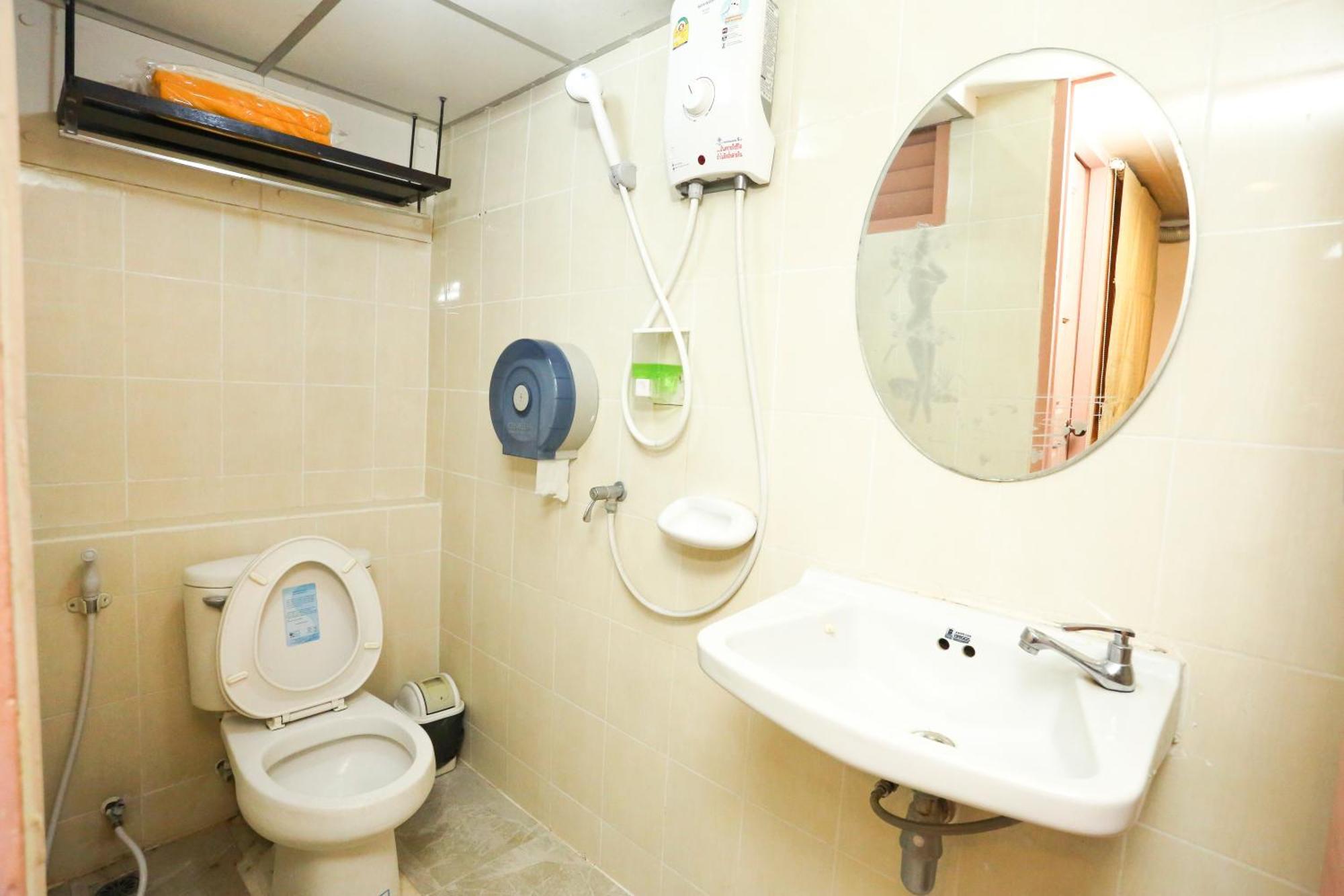 Hostel Pjr Chateau Bangkok