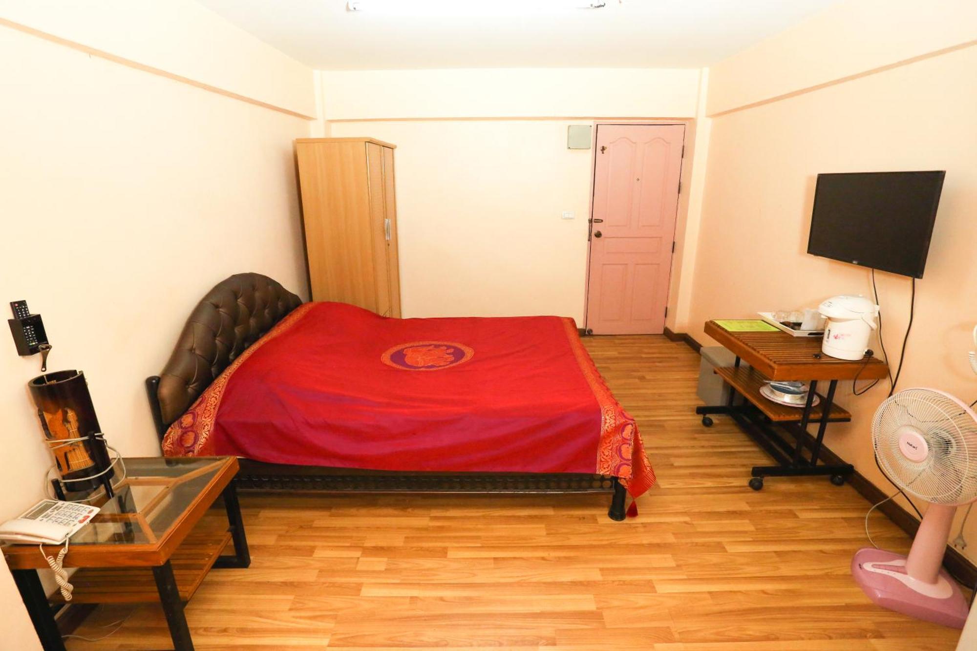 Pjr Chateau Hostel