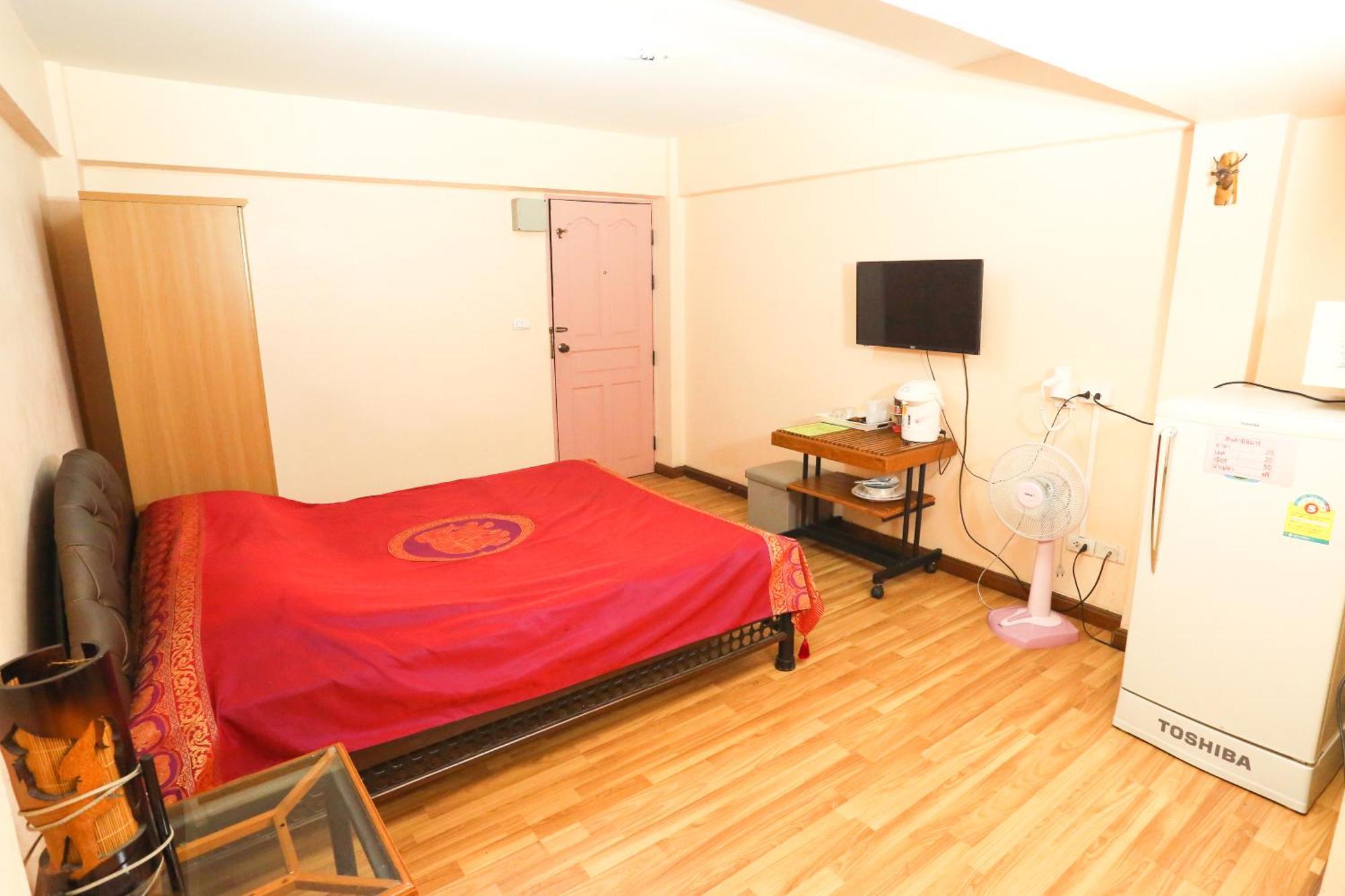 Pjr Chateau Hostel