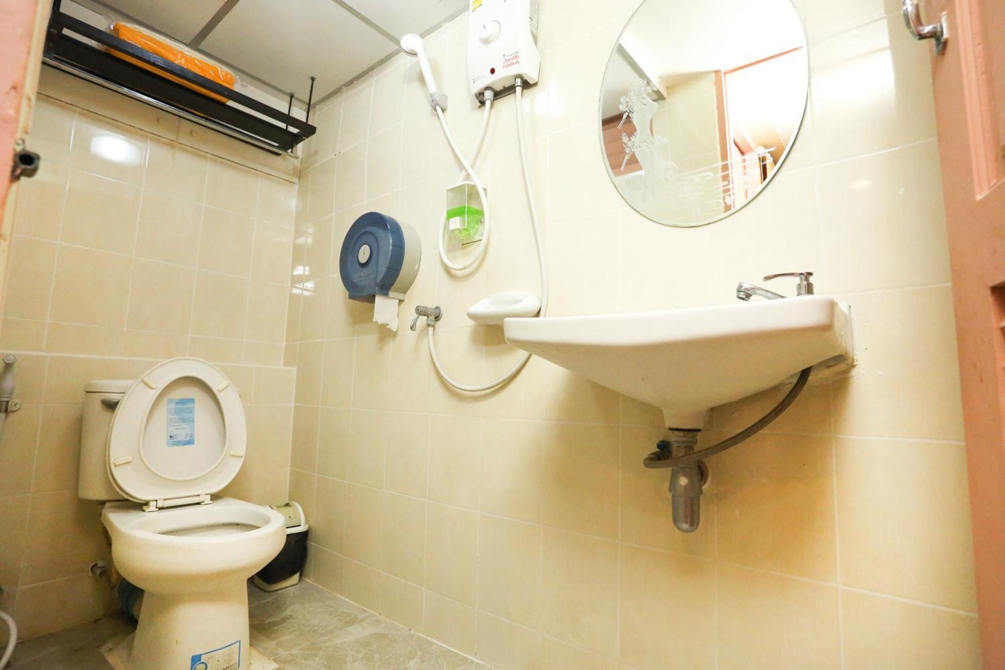 Pjr Chateau Hostel *